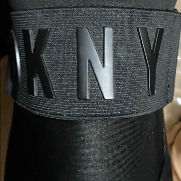 From DKNY, the Cosmos Logo‎ 3” Hidden Wedge Sneaker Slip On street style Sz 9.5M - Picture 10 of 15